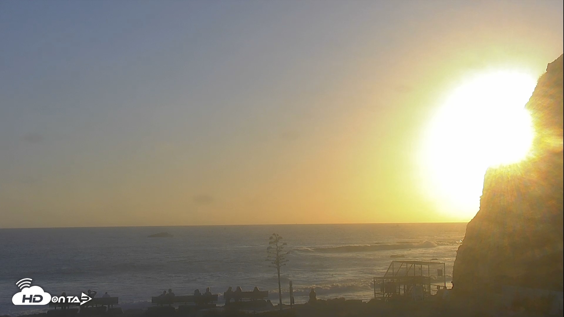 Snapshot of Dana Point Harbor Laguna Cliffs Resort Live Webcam taken Oct 7, 2025, 6:00pm PDT