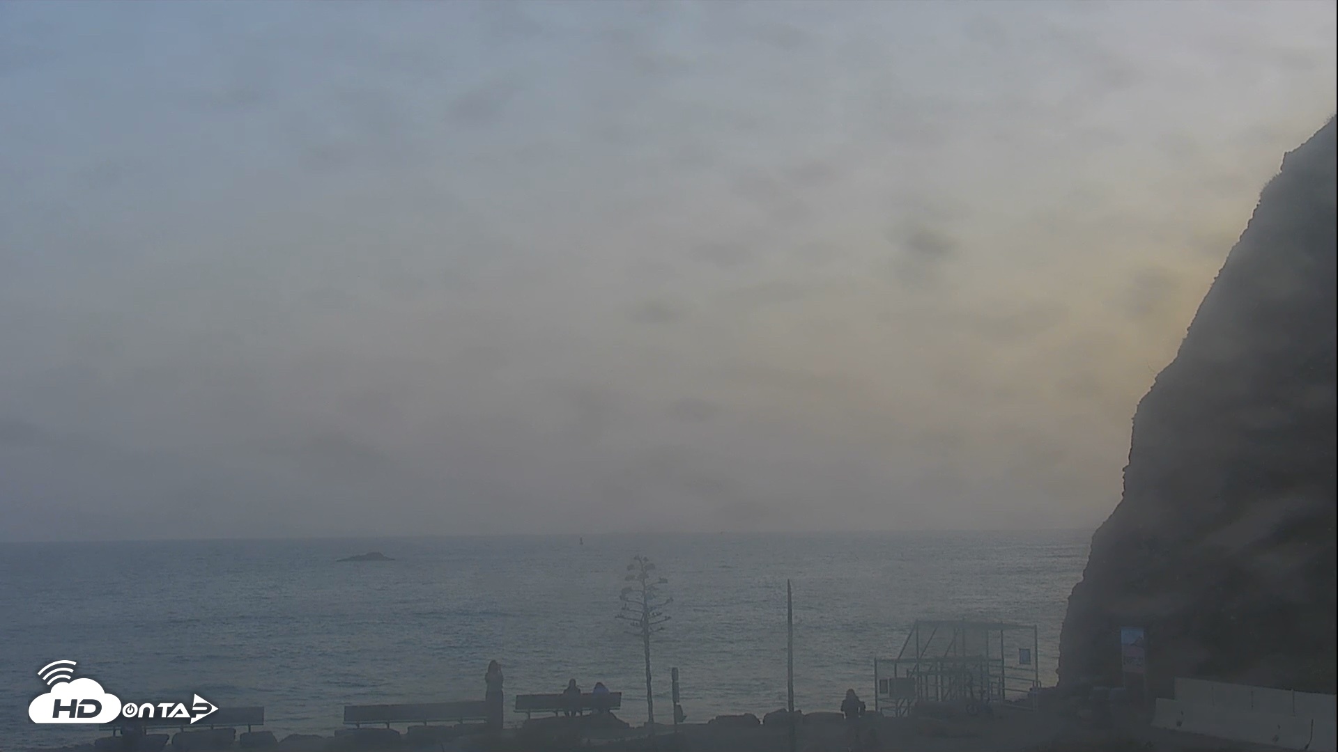 Snapshot of Dana Point Harbor Laguna Cliffs Resort Live Webcam taken May 18, 2026, 7:33pm PDT