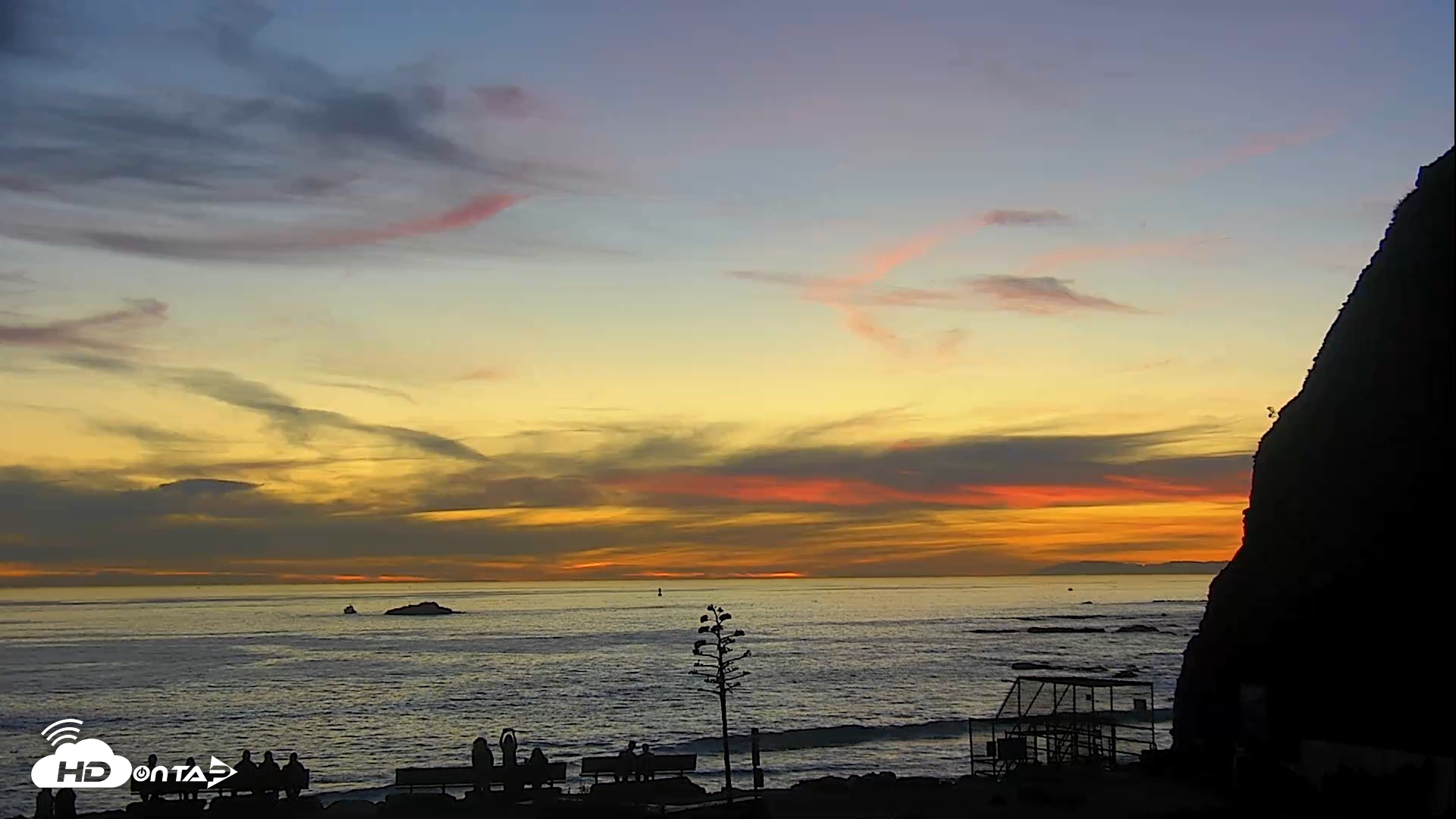 Snapshot of Dana Point Harbor Laguna Cliffs Resort Live Webcam taken Jan 17, 2026, 5:27pm PST