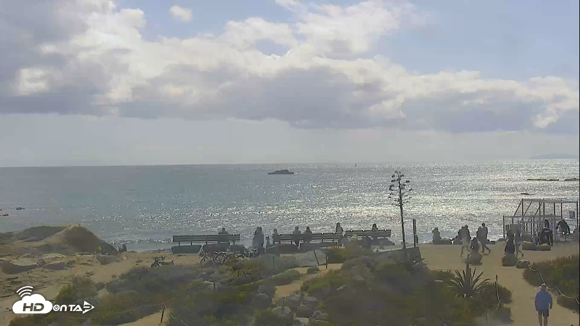 Snapshot of Dana Point Harbor Laguna Cliffs Resort Live Webcam taken Apr 26, 2026, 3:26pm PDT