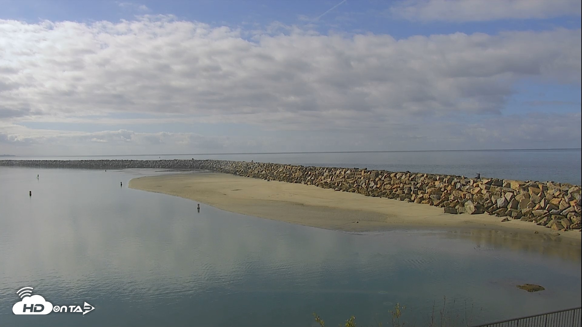 Snapshot of Dana Point Harbor Laguna Cliffs Resort Live Webcam taken Apr 21, 2026, 8:57am PDT