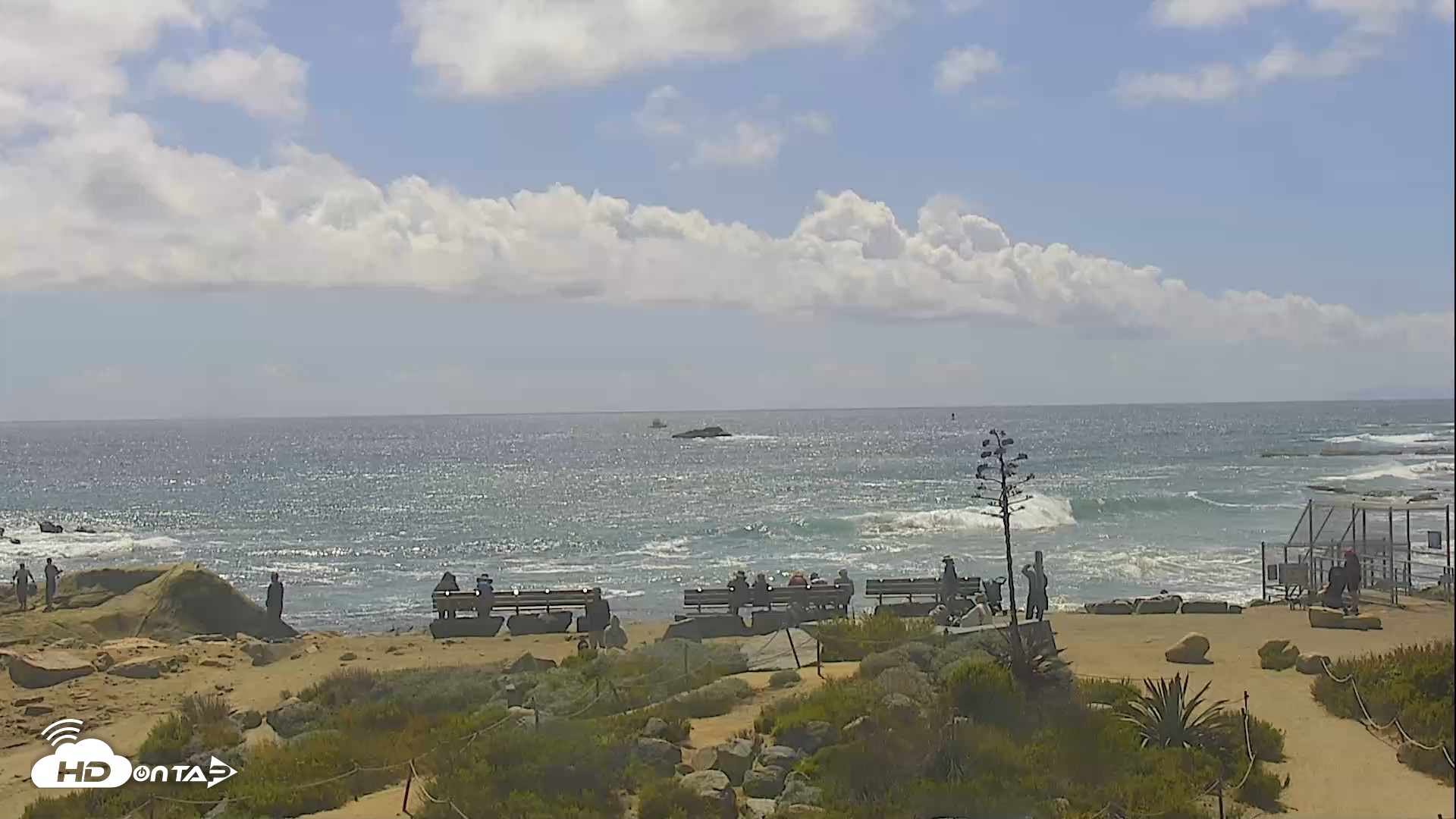 Snapshot of Dana Point Harbor Laguna Cliffs Resort Live Webcam taken Apr 13, 2026, 2:35pm PDT
