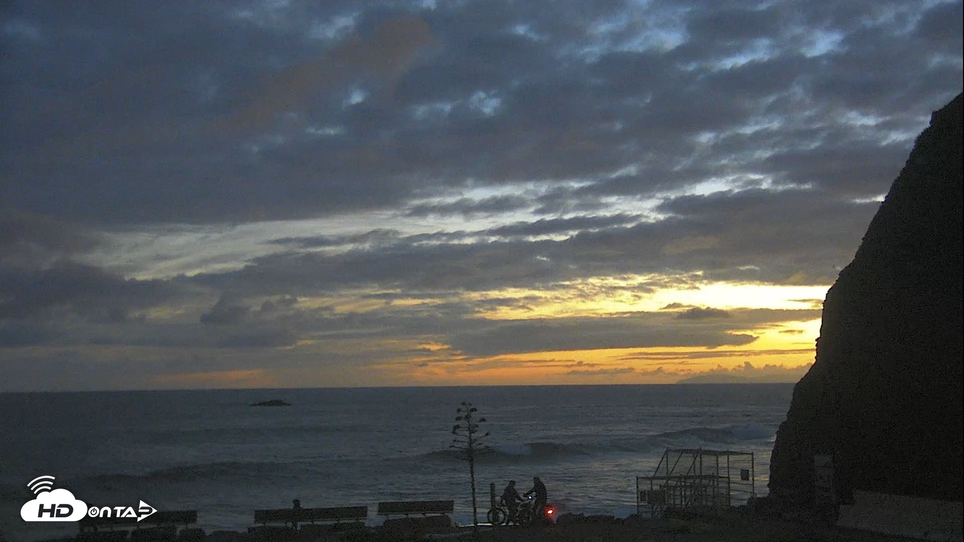 Snapshot of Dana Point Harbor Laguna Cliffs Resort Live Webcam taken Apr 12, 2026, 7:48pm PDT